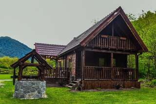 Лоджи The Little Mountain Cabin Borlova-1